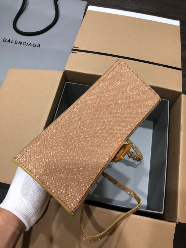 Ba*len*cia*ga hourglass