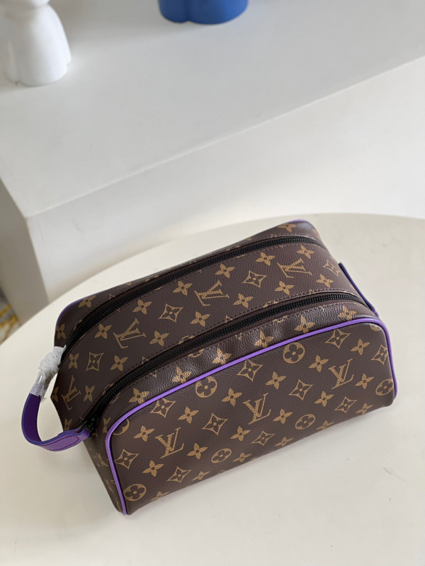 l0*is V*t0n dopp kit toilet pouch