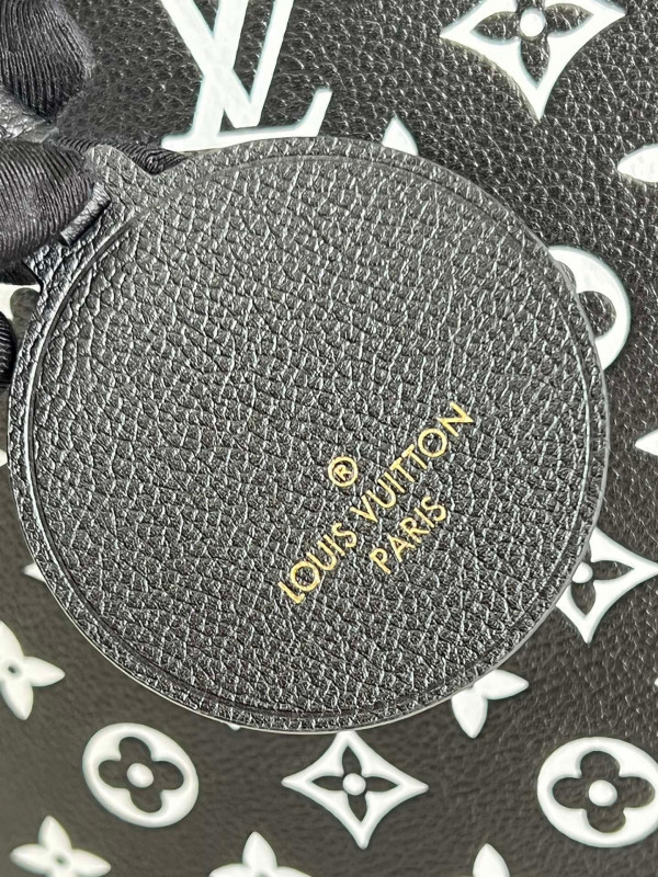 l0*is V*t0n neverfull mm