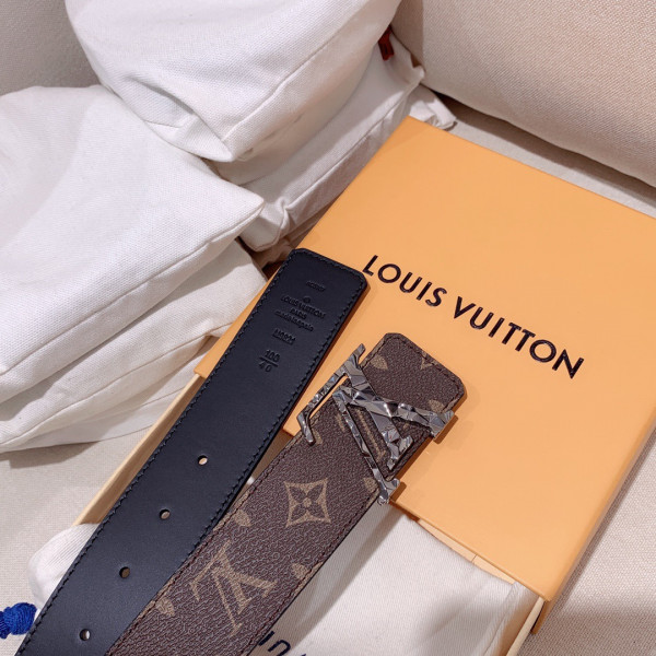 l0*is V*t0n belt