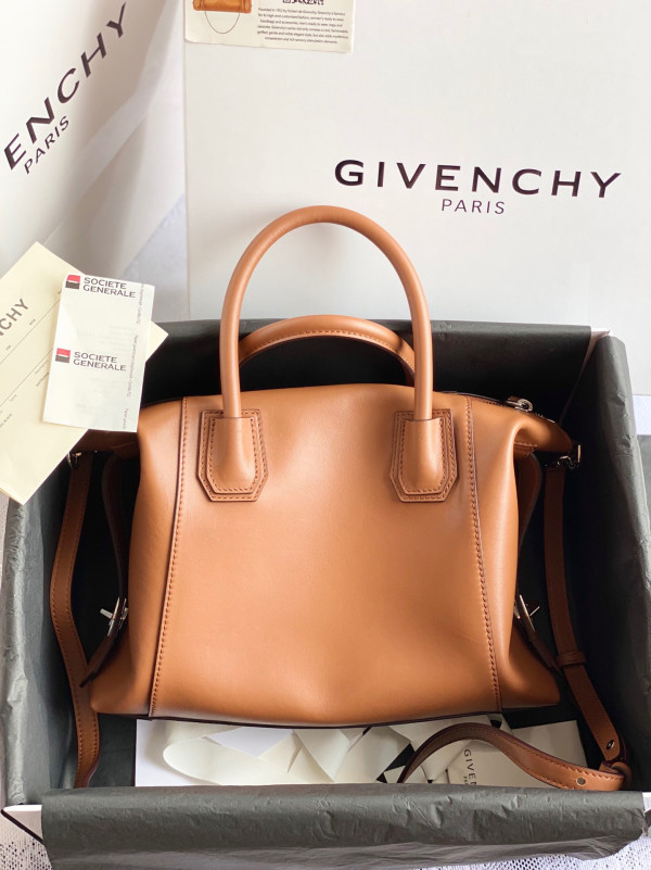GIENVCHY ANTIGONA SOFT