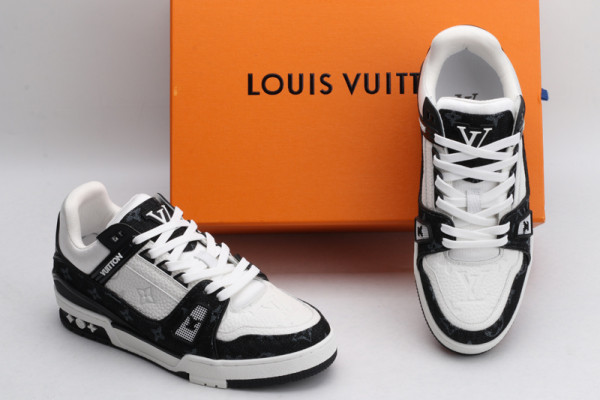 l0*is V*t0n trainer sneaker
