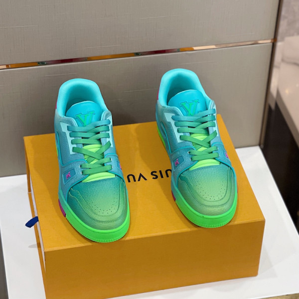 l0*is V*t0n trainer sneaker