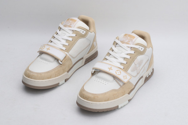 l0*is V*t0n trainer sneaker