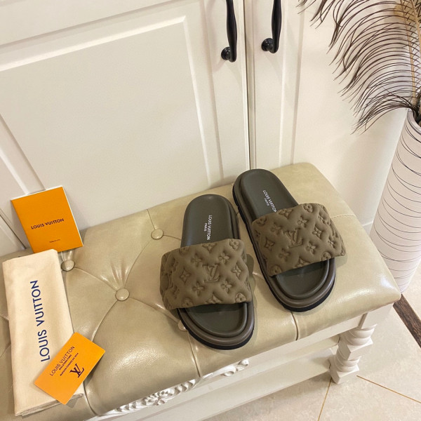 l0*is V*t0n pool pillow comfort mule