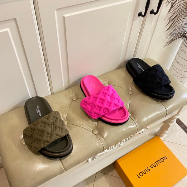 l0*is V*t0n pool pillow comfort mule