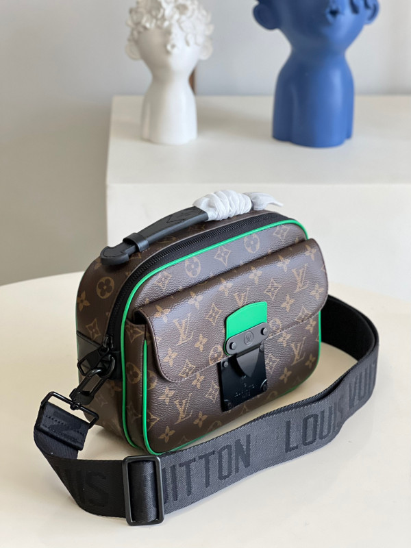 l0*is V*t0n s lock messenger
