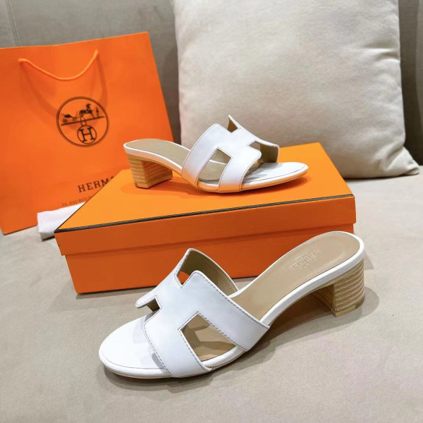 H**mes oasis sandal