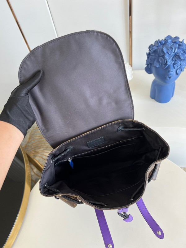 l0*is V*t0n christopher backpack