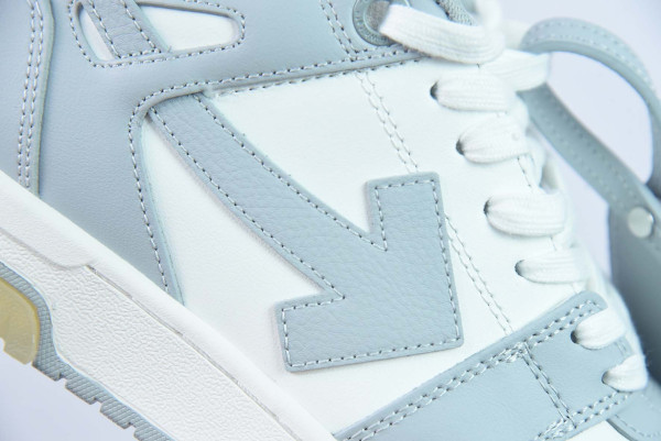 OFF-WHITE SNEAKER