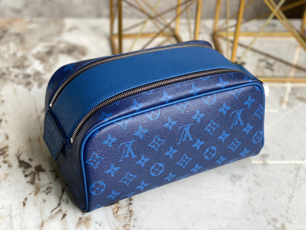 l0*is V*t0n dopp kit toilet pouch