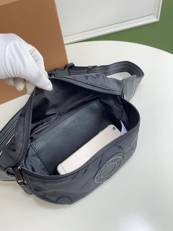 B**rry bum bag