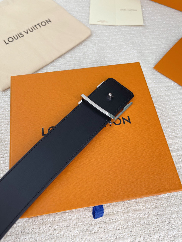 l0*is V*t0n belt