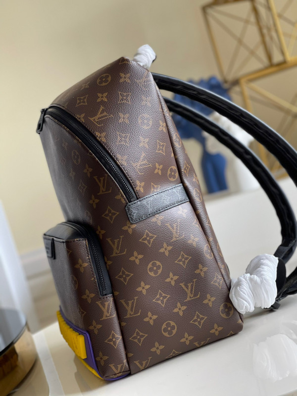 l0*is V*t0n discovery backpack