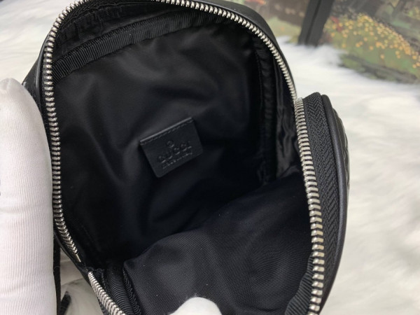 G*u*i gg belt bag