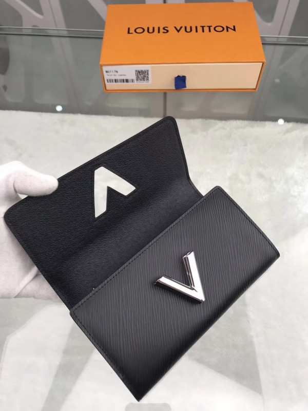 l0*is V*t0n twist wallet