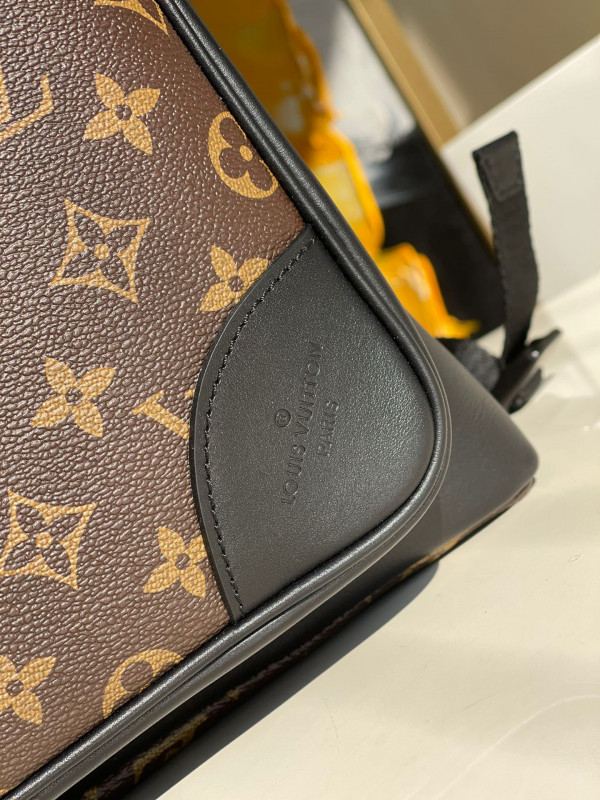 l0*is V*t0n dean backpack