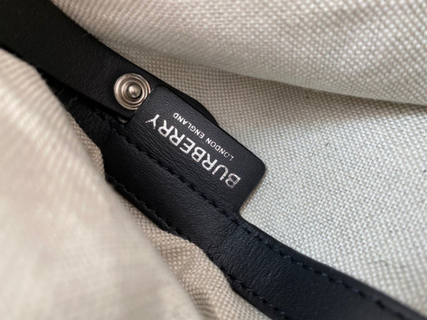 B**rry beach tote