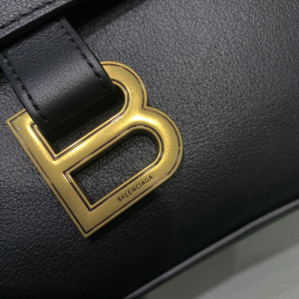 Ba*len*cia*ga downtown medium shoulder bag