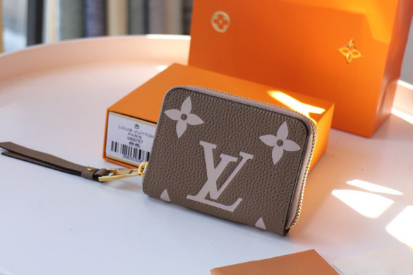 l0*is V*t0n zippy coin purse