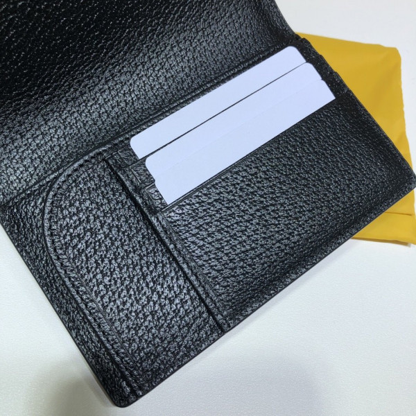 G*u*i off the grid passport case