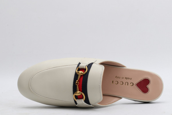 G*u*i princetown leather slipper