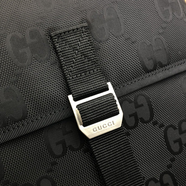 G*u*i off the grid duffle bag