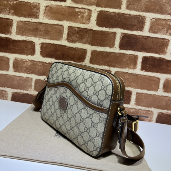 G*u*i messenger bag with interlocking g