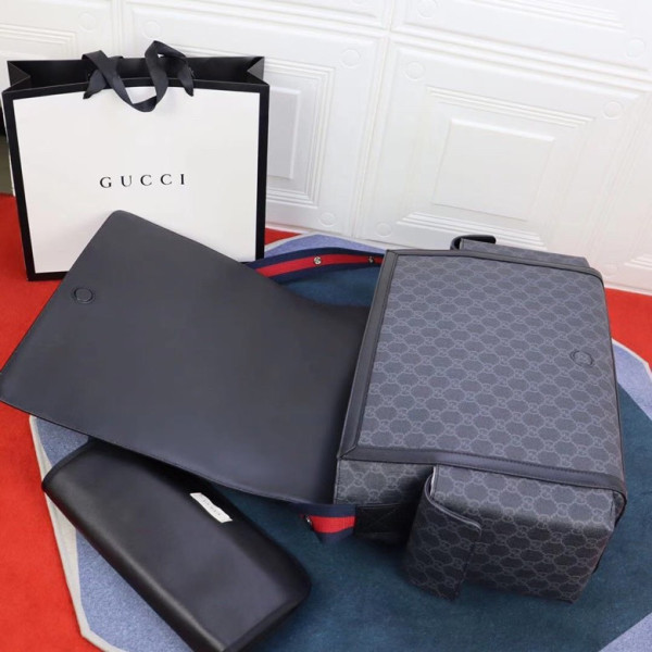 g*u*i gg S*p*e diaper bag