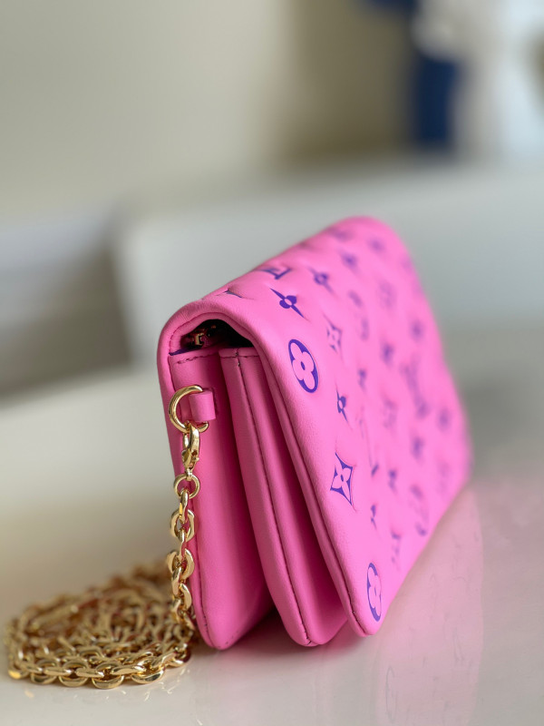 l0*is V*t0n pochette coussin