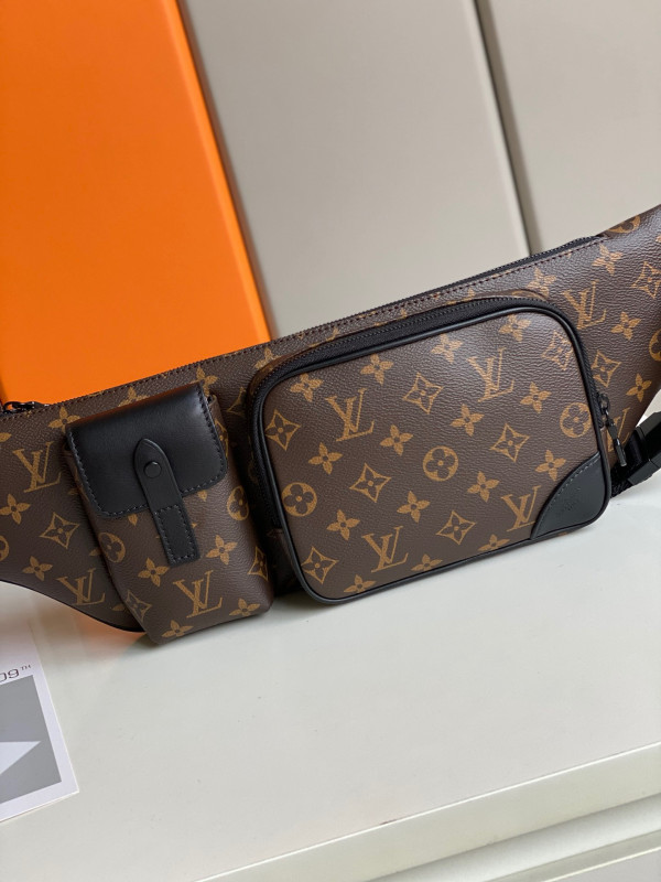 l0*is V*t0n christopher bumbag