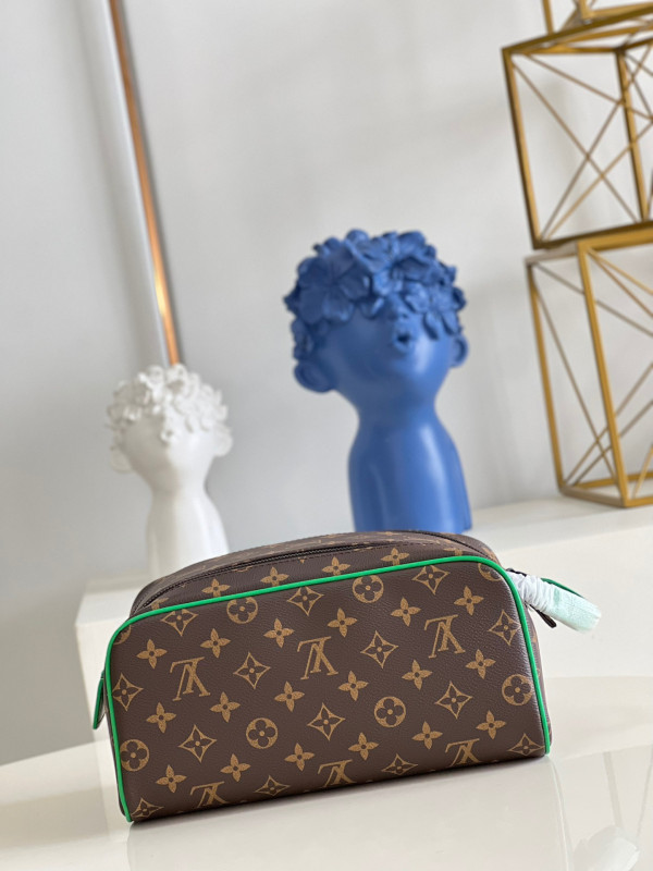 l0*is V*t0n dopp kit toilet pouch