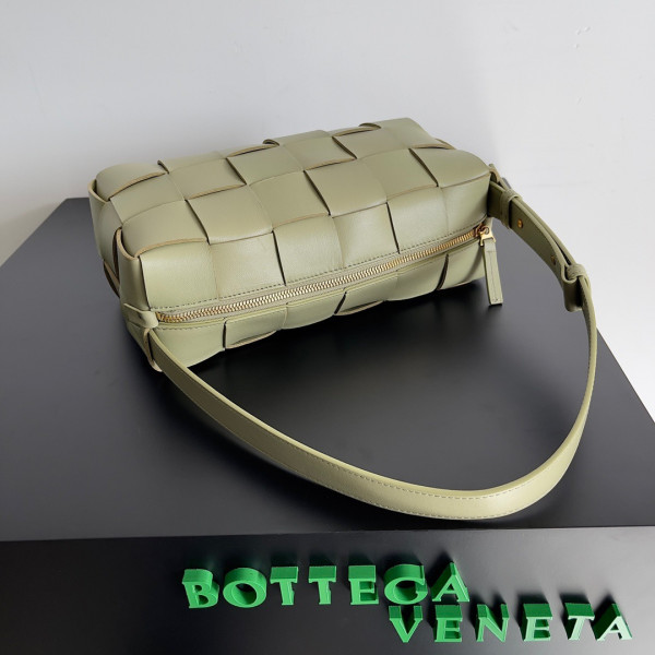 bo*te*ga Ve*ne*ta brick cassette