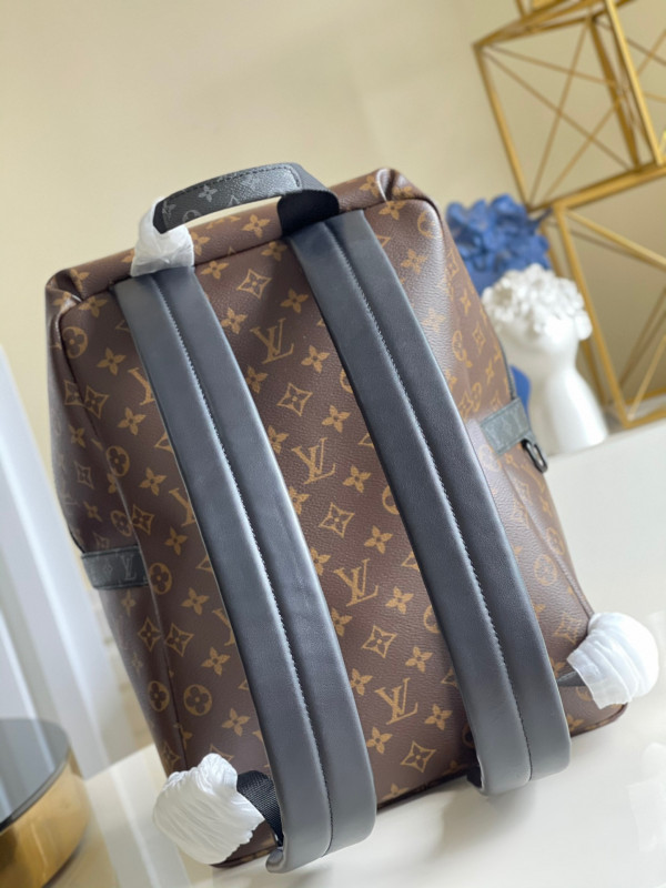 l0*is V*t0n discovery backpack
