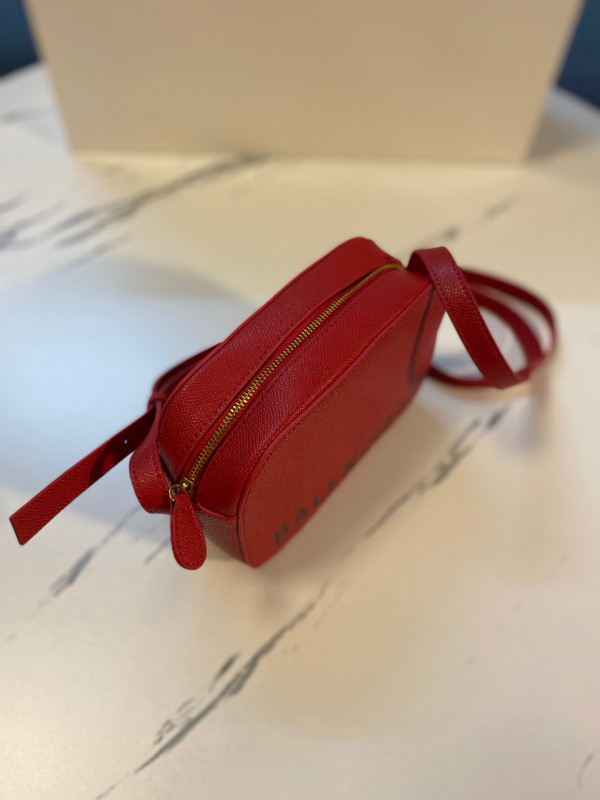 Ba*len*cia*ga everyday camera bag xs