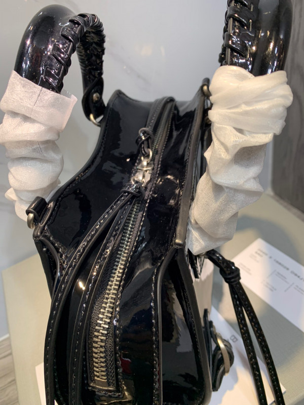 Ba*len*cia*ga neo classic nano top handle bag