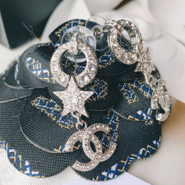CL EARRINGS
