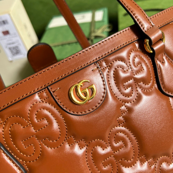G*u*i gg matelassé leather medium tote