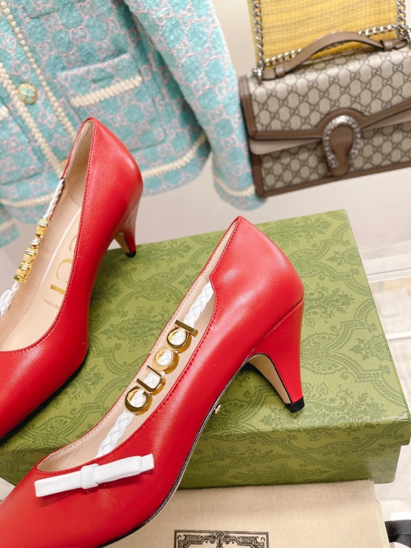 G*u*i women