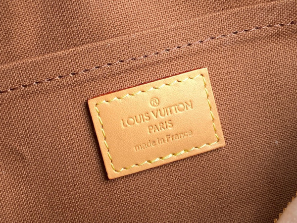 l0*is V*t0n vintage bag