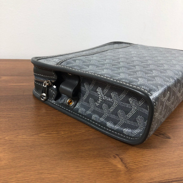 Go*ard toiletry bag