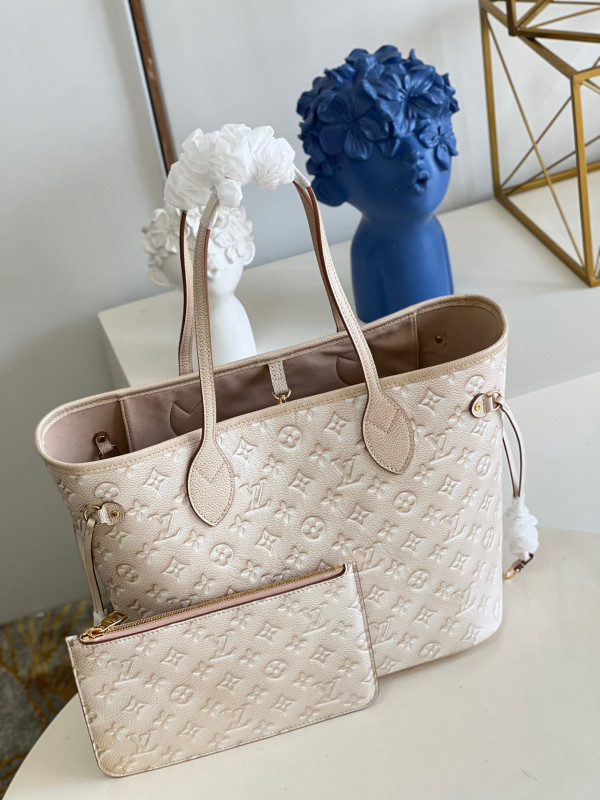 l0*is V*t0n neverfull mm