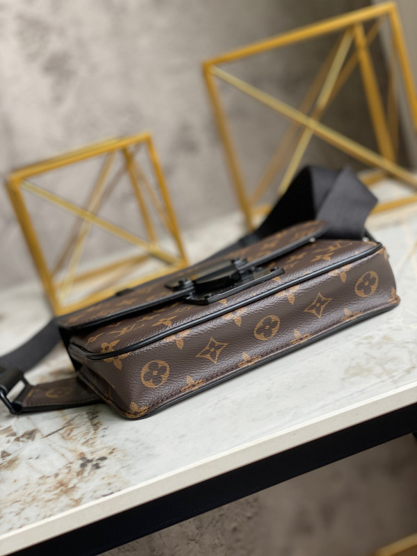 l0*is V*t0n s lock sling bag