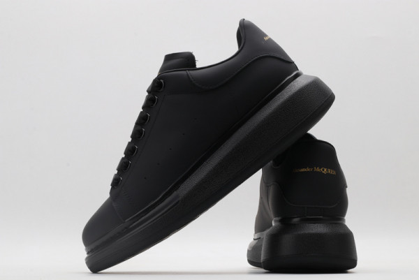 ale*d*r M*Q*en oversized sneaker