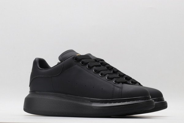 ale*d*r M*Q*en oversized sneaker