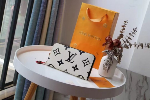 l0*is V*t0n zippy wallet