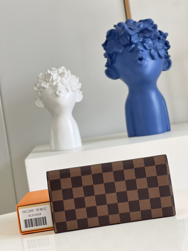 l0*is V*t0n emilie wallet