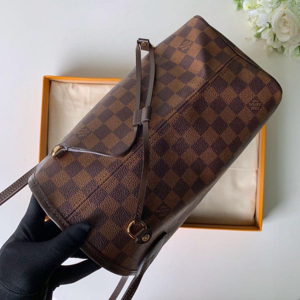 l0*is V*t0n neverfull mm