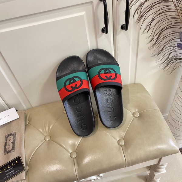 G*u*i interlocking g slide sandal