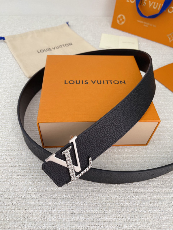 l0*is V*t0n belt
